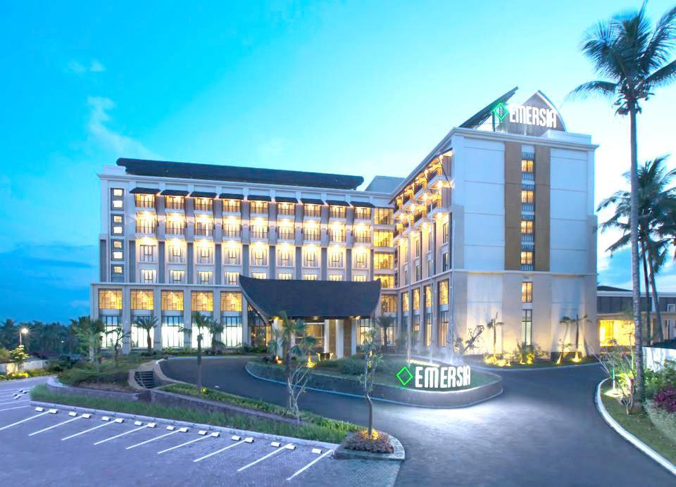 Emersia Hotel & Resort Batusangkar 외부 사진